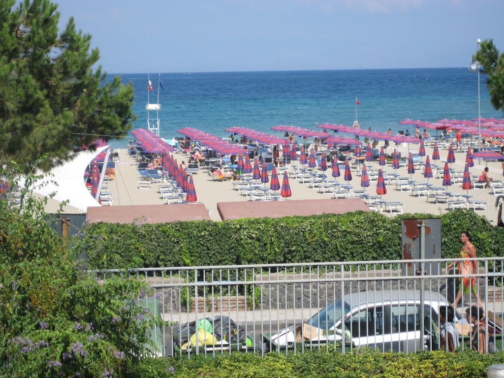 B&B Baia Delle Sirene Giardini-Naxos Chambre photo