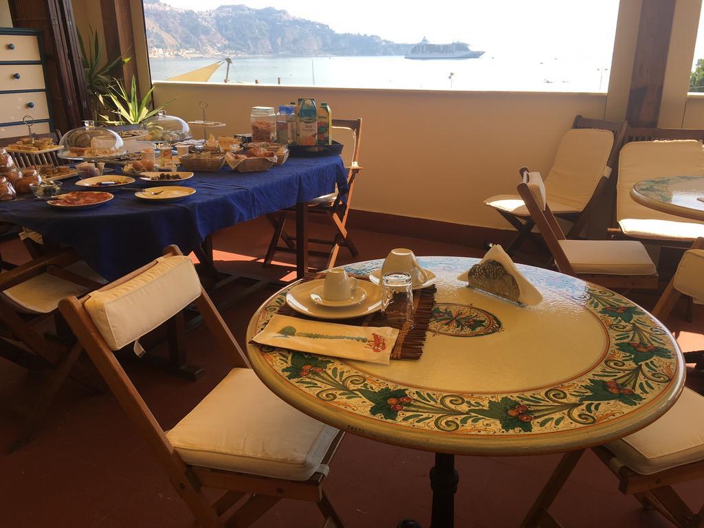 B&B Baia Delle Sirene Giardini-Naxos Extérieur photo