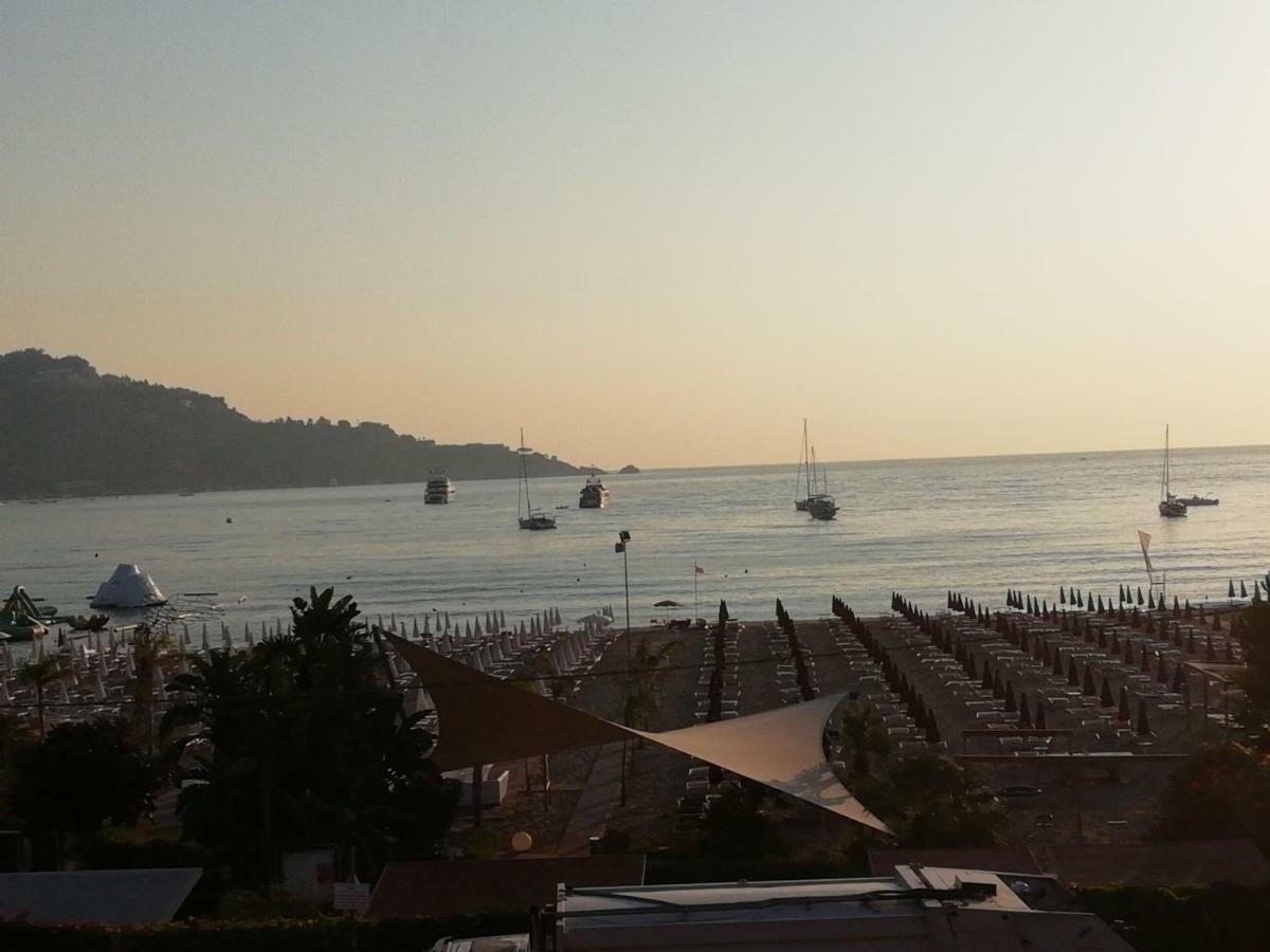 B&B Baia Delle Sirene Giardini-Naxos Extérieur photo